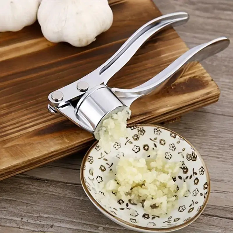 Stainless Steel Garlic Press, Heavy Duty Manual Garlic Crusher Tool🧄