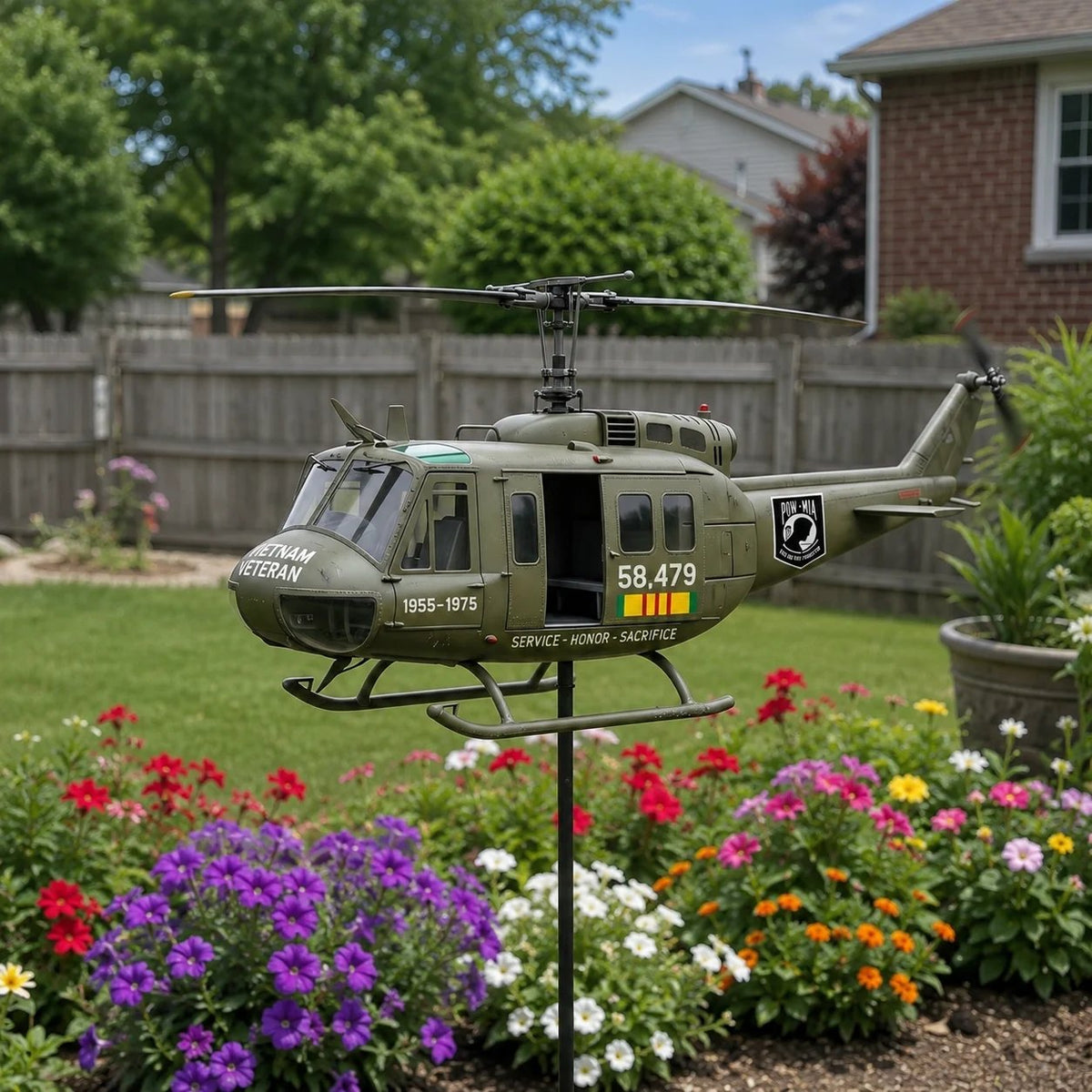 Veteran UH1 Helicopter Metal Wind Spinner Yard Ornament🛩